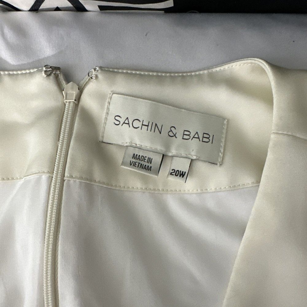 NWD $895 Sachin & Babi [ 20W ] Zoe V Neck Box Pleat Ball‎ Gown Ivory Black - Picture 5 of 14